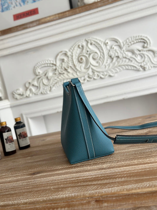 HM Berlingot Shoulder Bag Teal Blue Epsom Leather 270323