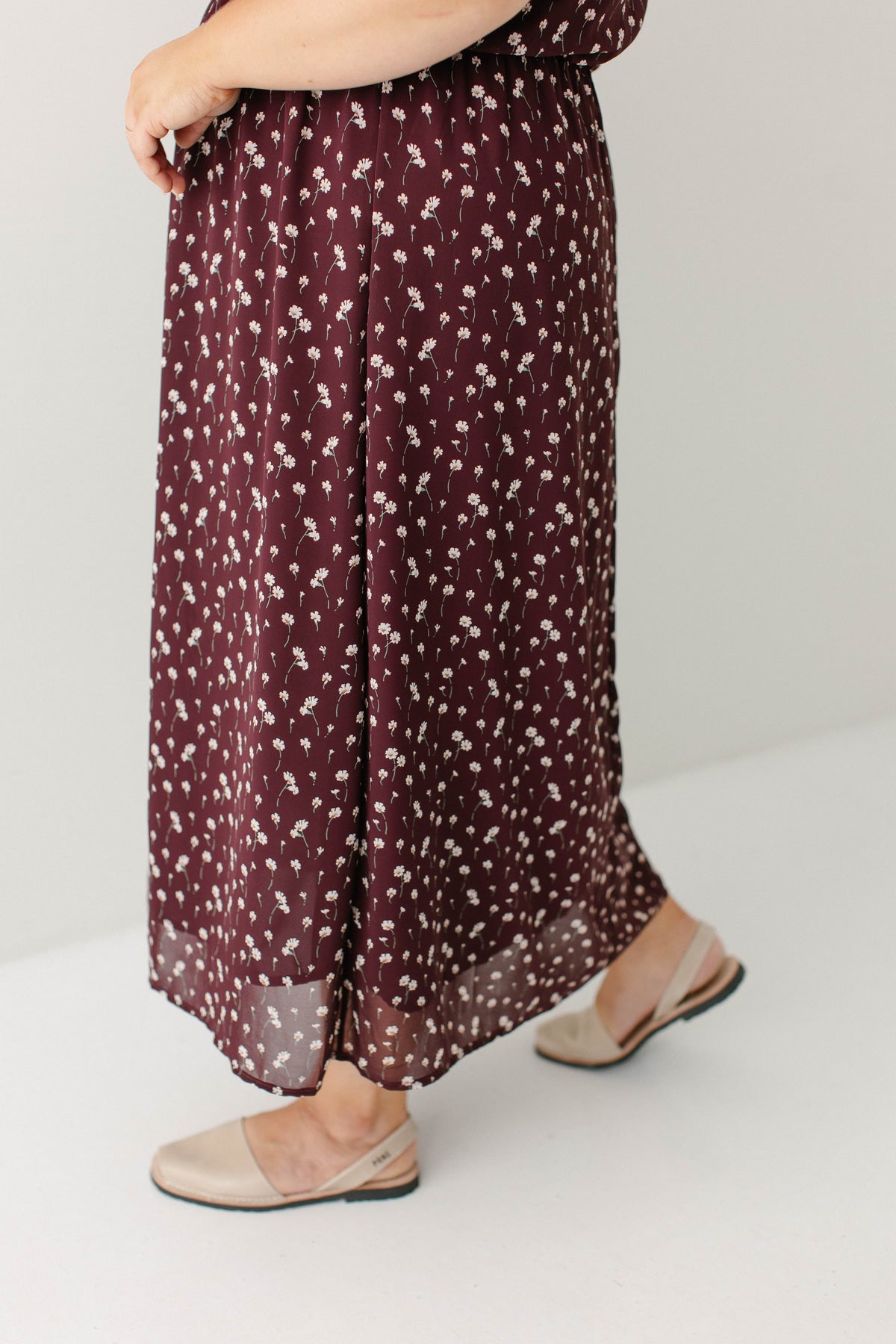 'Naomi' Floral Midi Dress in Wine