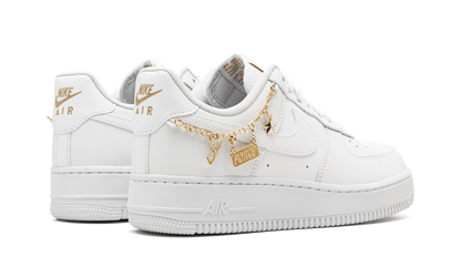 AIR FORCE 1 '07 LX MNS WMNS "Lucky Charms" DD1525 100