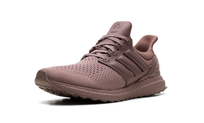 ULTRABOOST 1.0 WMNS "Wonder Oxide" GY9903