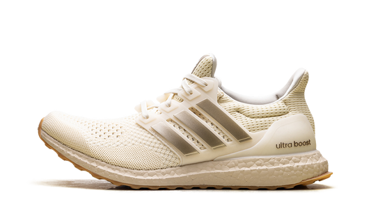 UltraBoost 1.0 WMNS "Warm Vanilla Cyber Metallic" JS1265