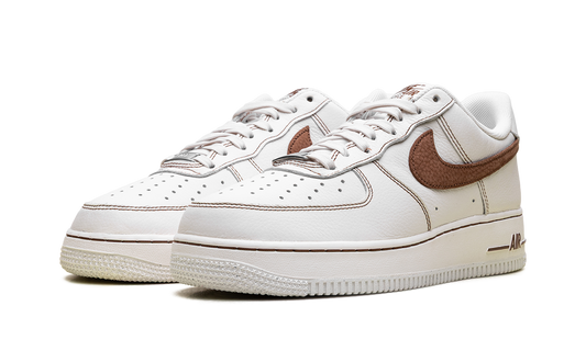 Air Force 1 '07 LV8 "Ivory Saddle Bro" HQ2037 101
